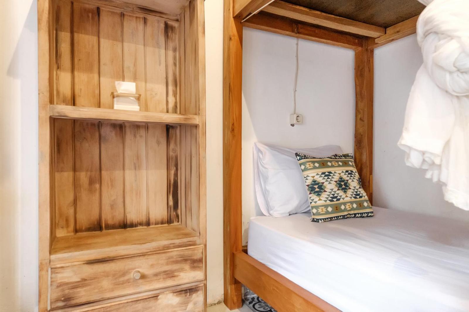 Twospaces Living At Wave And Chill House, Canggu Exterior foto